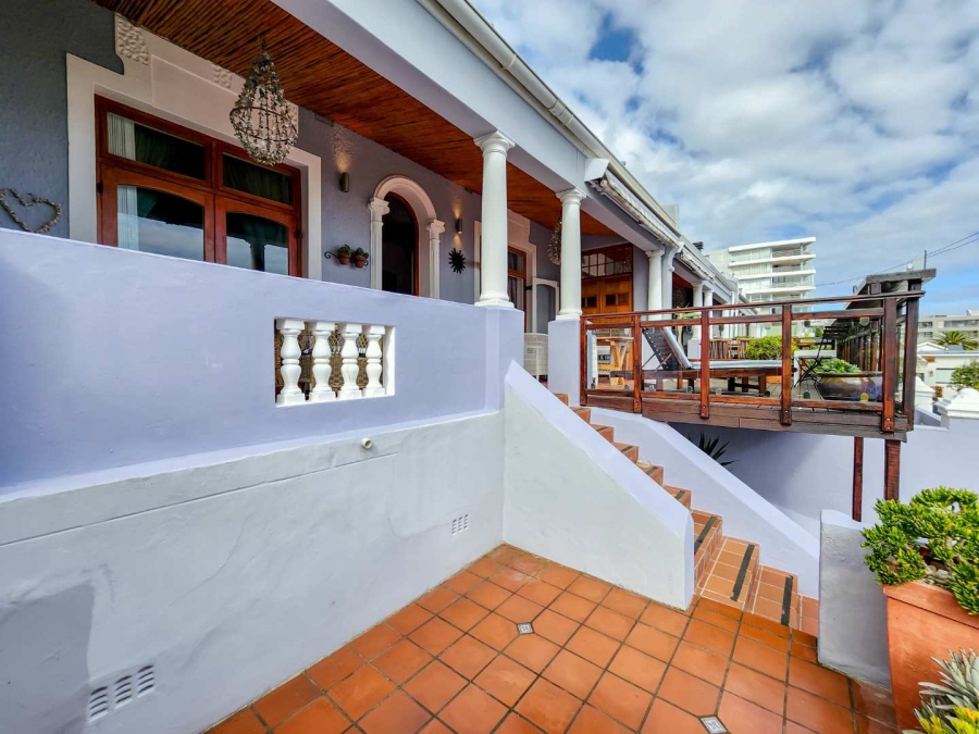 3 Bedroom Property for Sale in Sea Point Western Cape